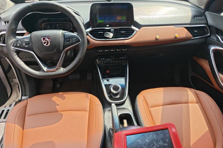 Used Baojun 510 2017 1.5L Automatic Luxury Model Center Console