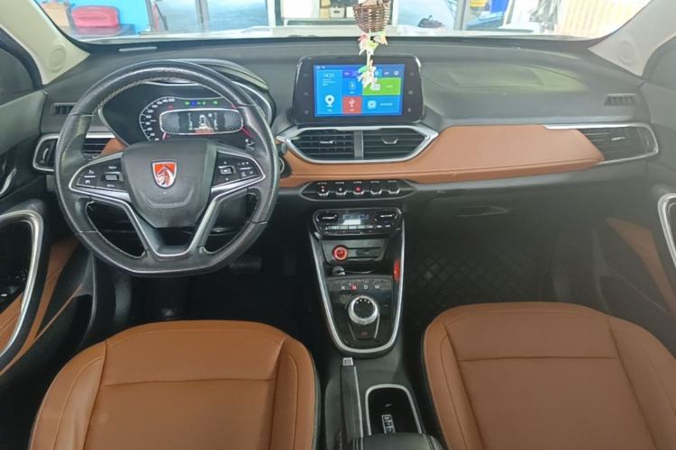 Used Baojun 510 2017 1.5L Automatic Luxury Model Center Console