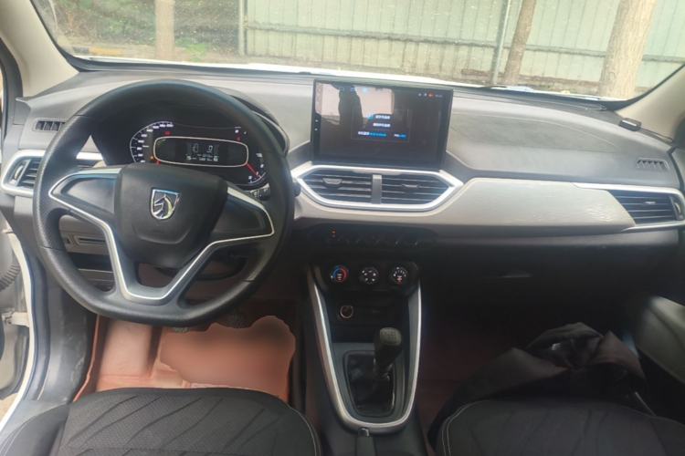 Used Baojun 510 2017 1.5L manual Comfort trim Center Console