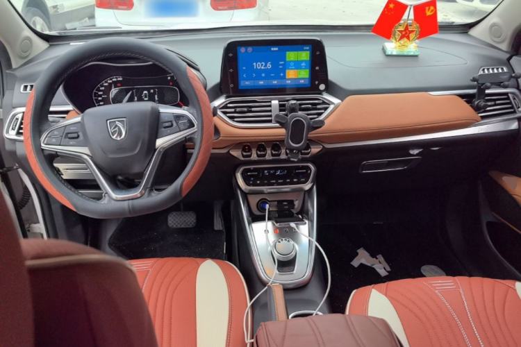 Used Baojun 510 2017 1.5L Automatic Luxury Model Center Console