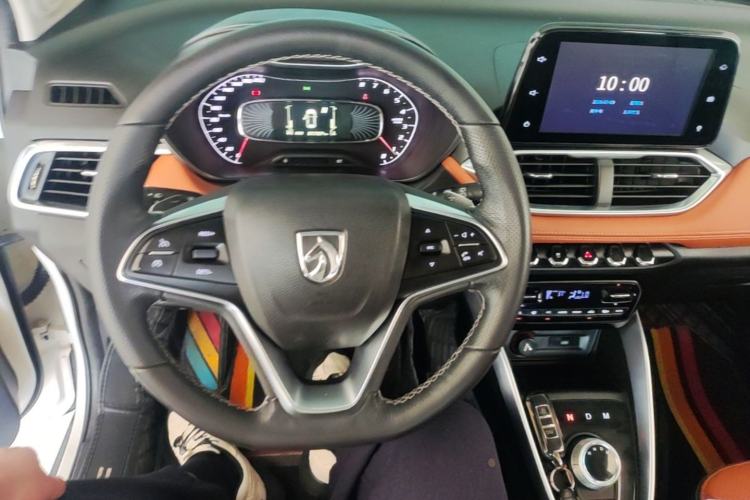 Used Baojun 510 2017 1.5L Automatic Luxury Model Center Console