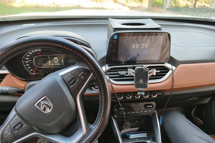 Used Baojun 510 2017 1.5L Manual Luxury Model Center Console