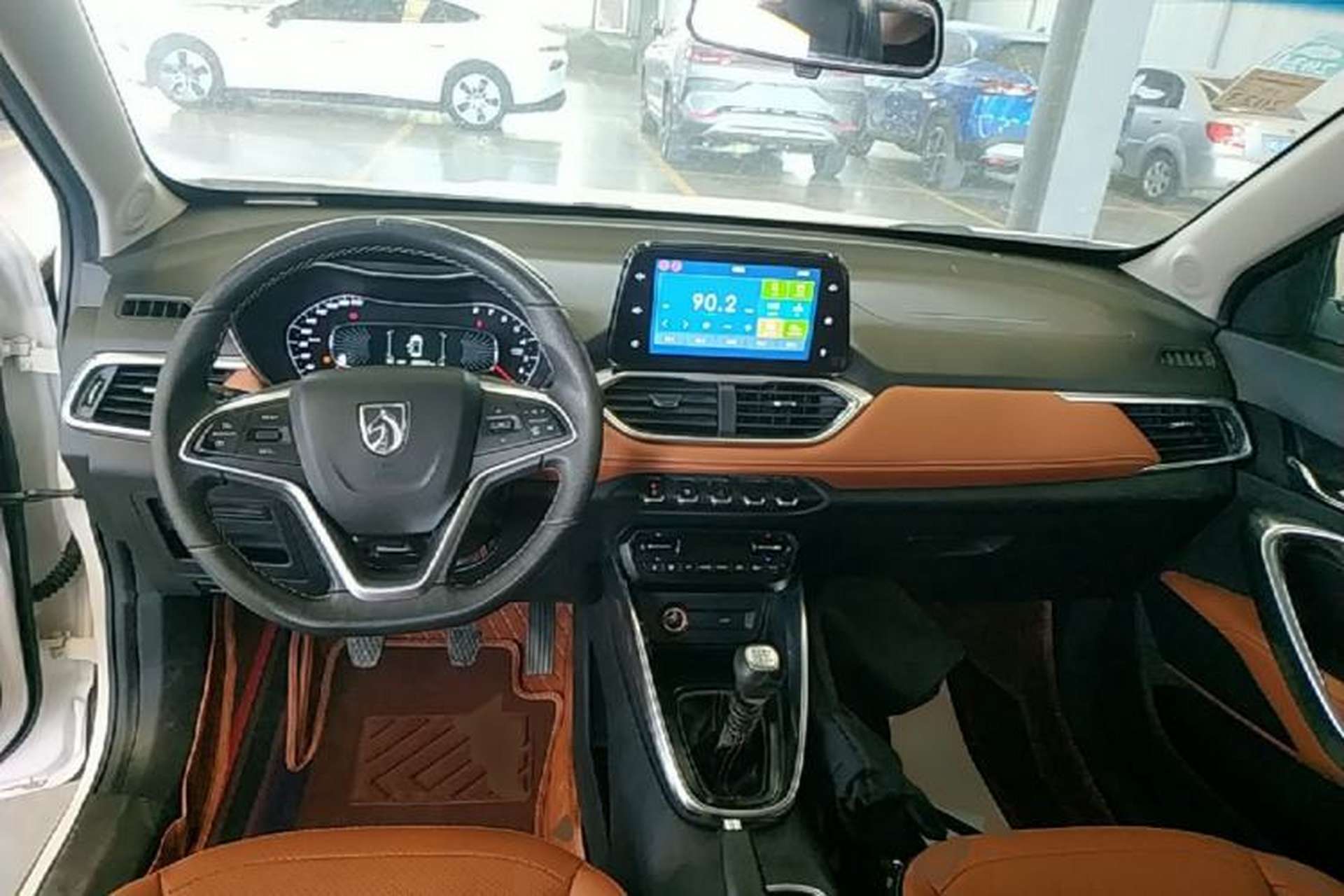 Used Baojun 510 2017 1.5L Manual Luxury Model Center Console