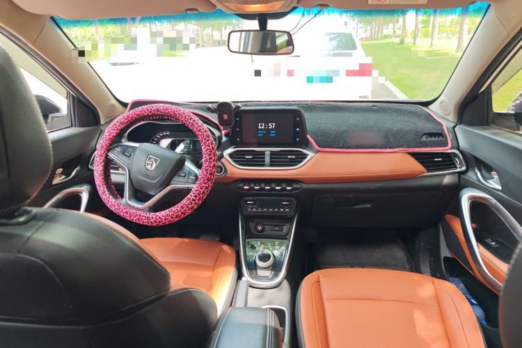 Used Baojun 510 2017 1.5L Automatic Luxury Model Center Console