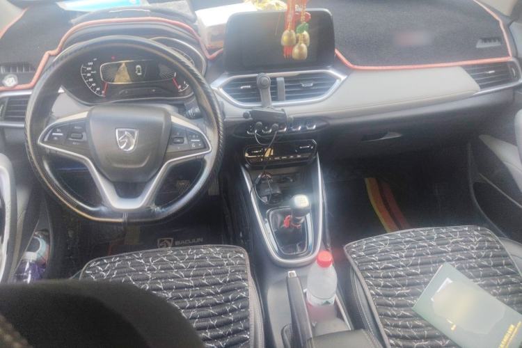 Used Baojun 510 2017 1.5L manual Comfort trim Center Console