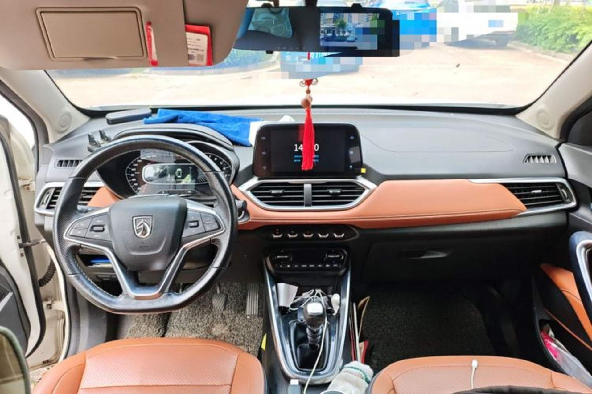 Used Baojun 510 2017 1.5L Manual Luxury Model Center Console