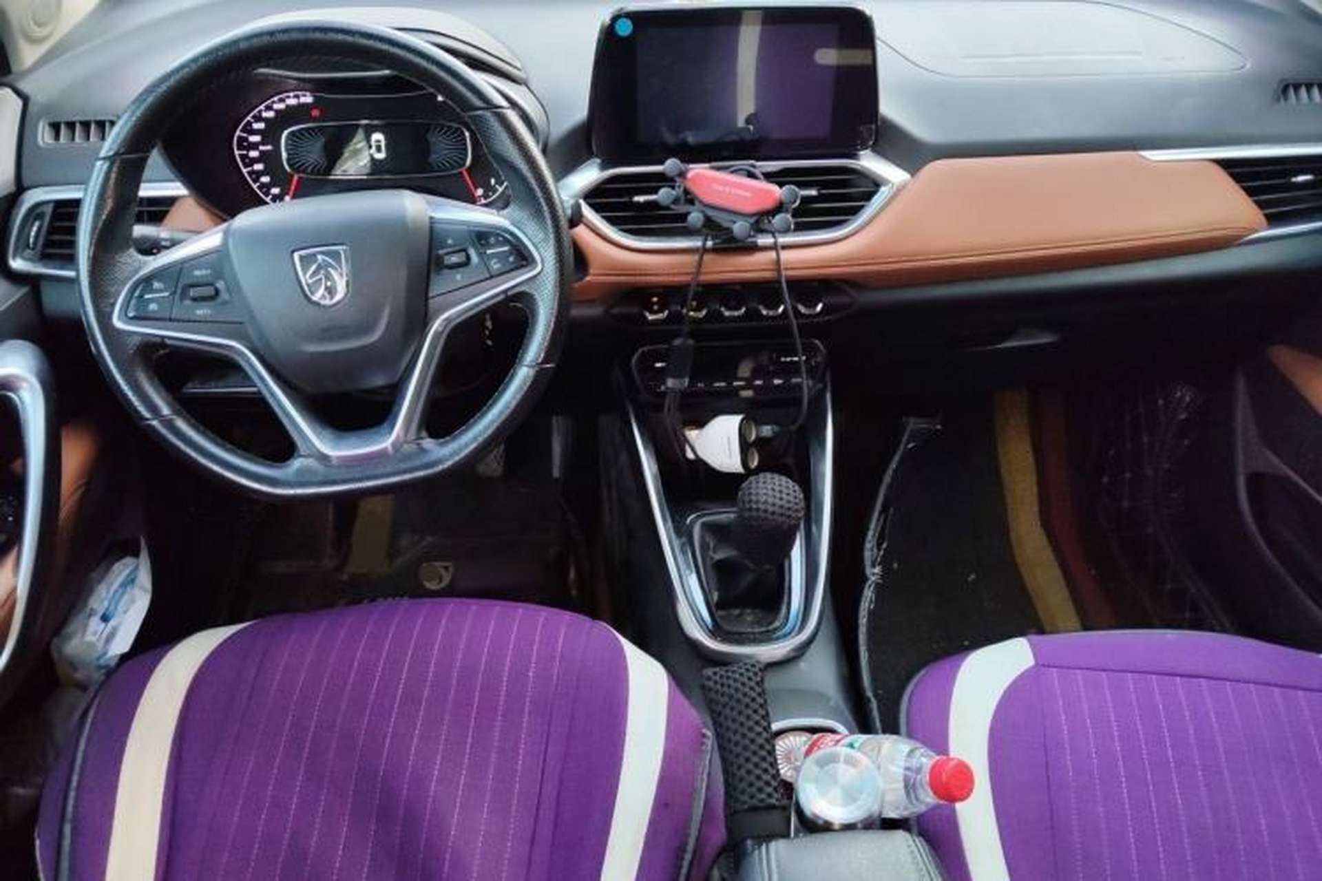 Used Baojun 510 2017 1.5L Manual Luxury Model Center Console