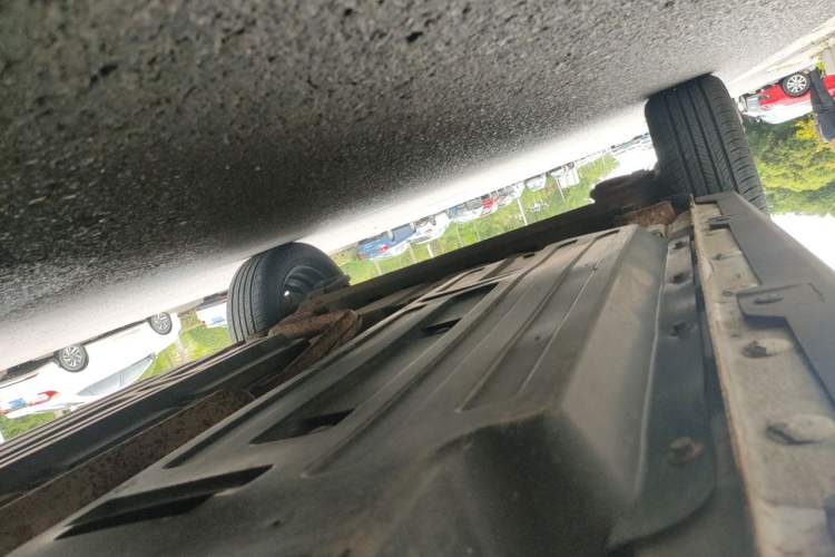 Used Baojun 510 2017 1.5L manual Comfort trim Chassis Front Right