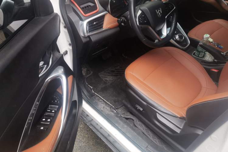 Used Baojun 510 2017 1.5L Automatic Luxury Model Driver Seat