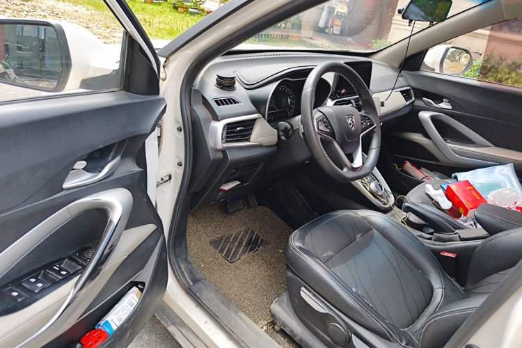 Used Baojun 510 2017 1.5L Automatic Fashion Model Driver Seat