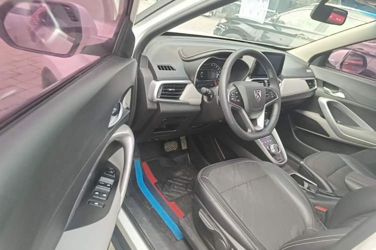 Used Baojun 510 2017 1.5L Automatic Fashion Model Driver Seat