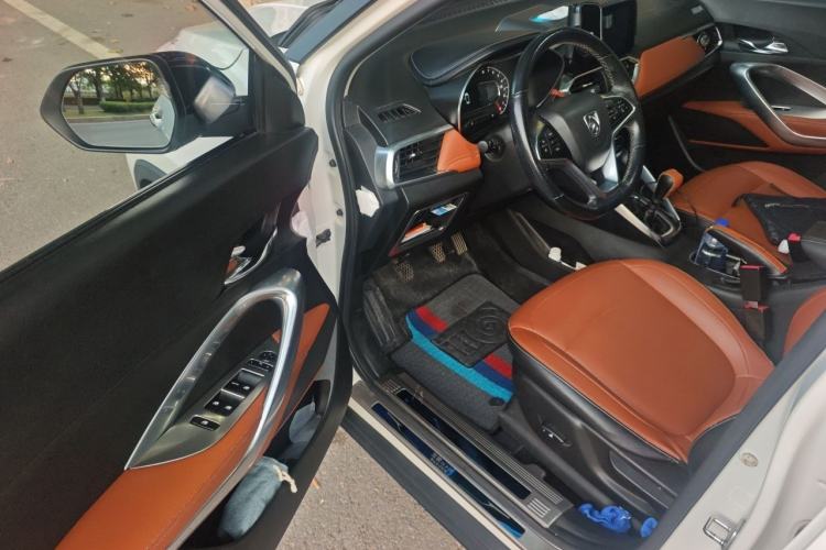 Used Baojun 510 2017 1.5L Manual Luxury Model Driver Seat