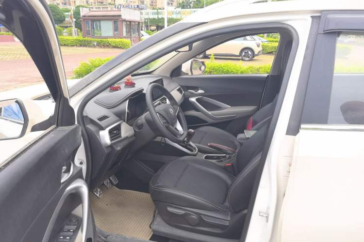 Used Baojun 510 2017 1.5L Manual Fashion Model Driver Seat