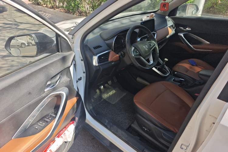 Used Baojun 510 2017 1.5L Manual Luxury Model Driver Seat