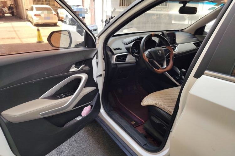 Used Baojun 510 2017 1.5L Manual Fashion Model Driver Seat