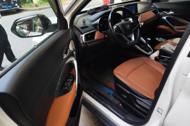 Used Baojun 510 2017 1.5L Manual Luxury Model Driver Seat