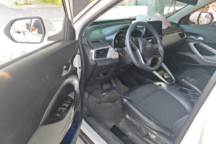 Used Baojun 510 2017 1.5L Automatic Fashion Model Driver Seat