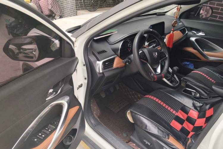 Used Baojun 510 2017 1.5L Manual Luxury Model Driver Seat