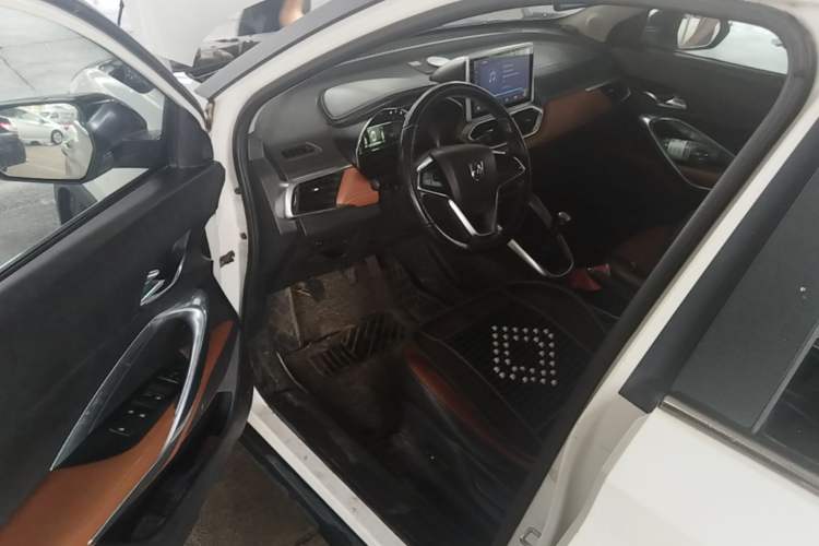Used Baojun 510 2017 1.5L Manual Luxury Model Driver Seat