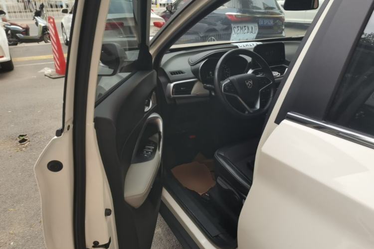 Used Baojun 510 2017 1.5L Manual Fashion Model Driver Seat