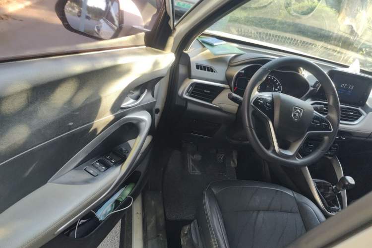 Used Baojun 510 2017 1.5L Manual Fashion Model Driver Seat
