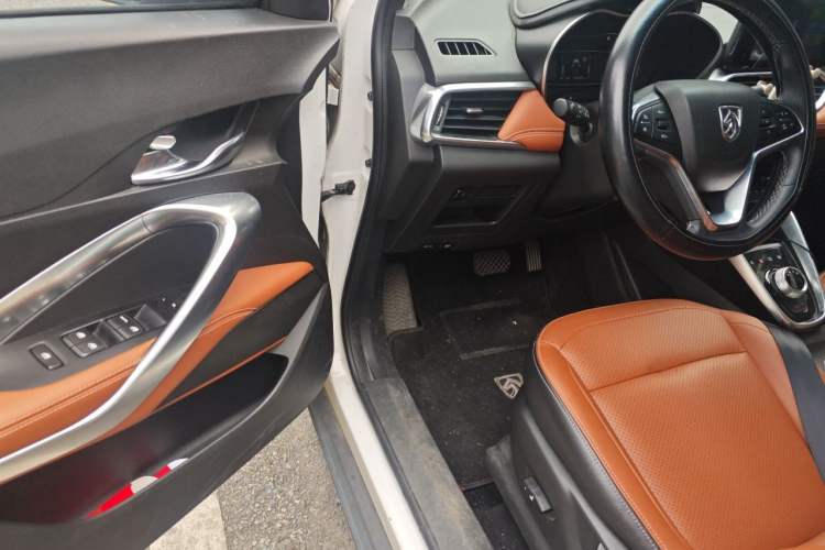 Used Baojun 510 2017 1.5L Automatic Luxury Model Driver Seat