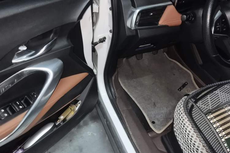 Used Baojun 510 2017 1.5L Manual Luxury Model Driver Seat