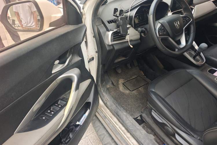 Used Baojun 510 2017 1.5L Manual Fashion Model Driver Seat