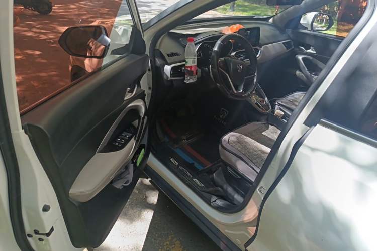 Used Baojun 510 2017 1.5L Automatic Fashion Model Driver Seat