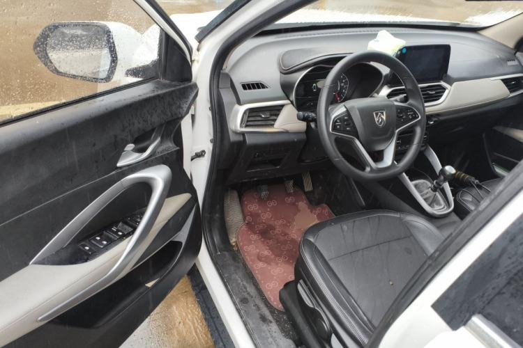 Used Baojun 510 2017 1.5L Manual Fashion Model Driver Seat