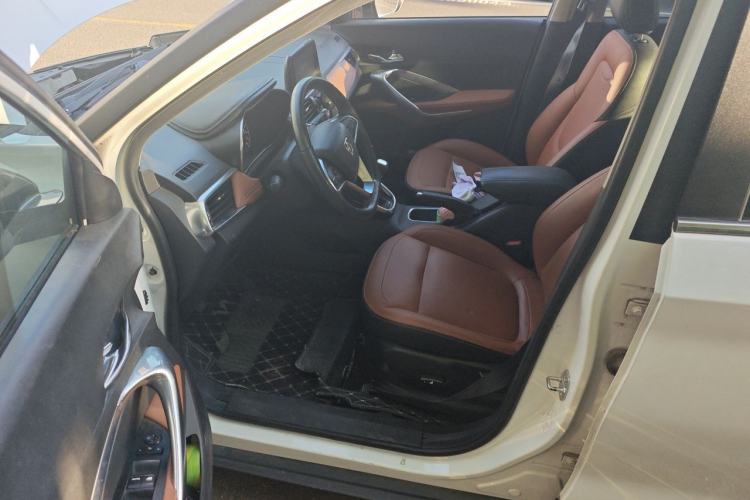 Used Baojun 510 2017 1.5L Manual Luxury Model Driver Seat