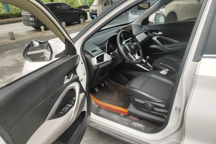 Used Baojun 510 2017 1.5L Manual Fashion Model Driver Seat