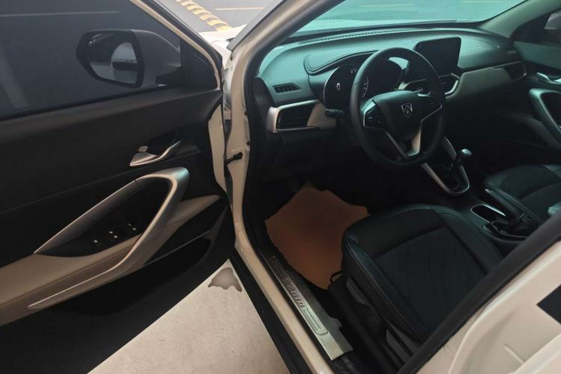 Used Baojun 510 2017 1.5L Manual Fashion Model Driver Seat