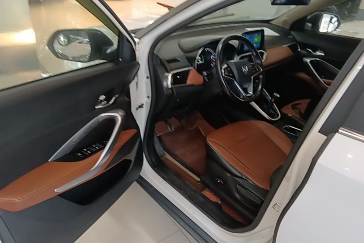 Used Baojun 510 2017 1.5L Manual Luxury Model Driver Seat