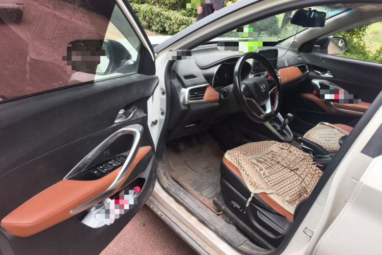 Used Baojun 510 2017 1.5L Manual Luxury Model Driver Seat