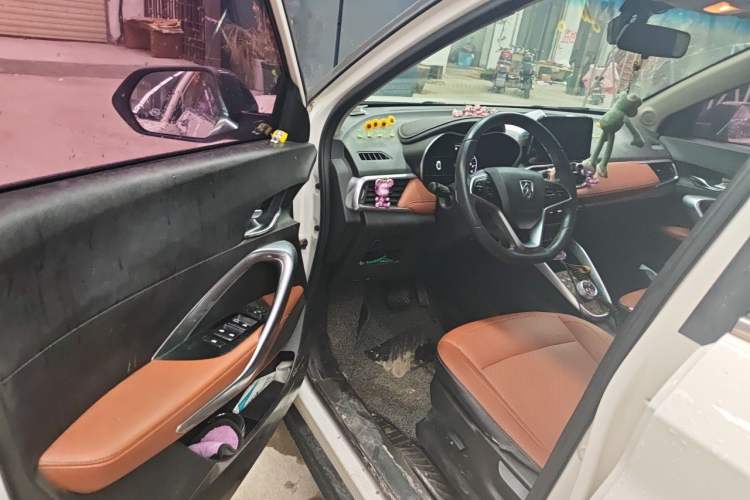 Used Baojun 510 2017 1.5L Automatic Luxury Model Driver Seat