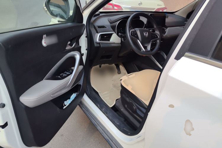 Used Baojun 510 2017 1.5L Manual Fashion Model Driver Seat