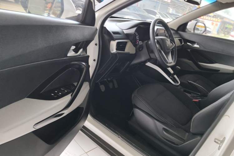Used Baojun 510 2017 1.5L manual Comfort trim Driver Seat