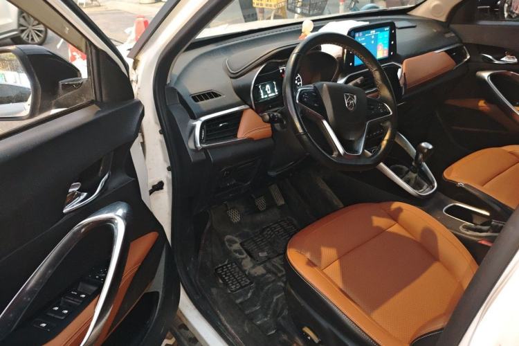 Used Baojun 510 2017 1.5L Manual Luxury Model Driver Seat