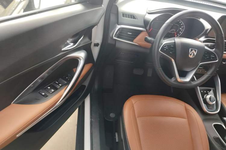 Used Baojun 510 2017 1.5L Automatic Luxury Model Driver Seat