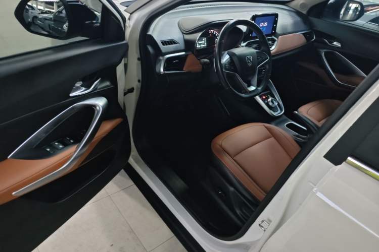Used Baojun 510 2017 1.5L Automatic Luxury Model Driver Seat