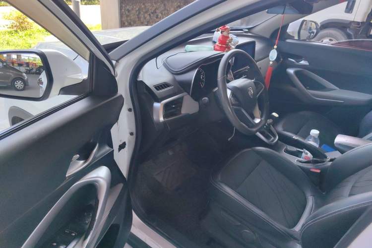 Used Baojun 510 2017 1.5L Manual Fashion Model Driver Seat
