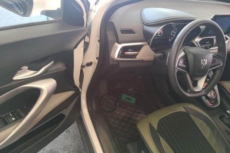 Used Baojun 510 2017 1.5L Automatic Fashion Model Driver Seat