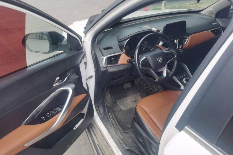 Used Baojun 510 2017 1.5L Automatic Luxury Model Driver Seat