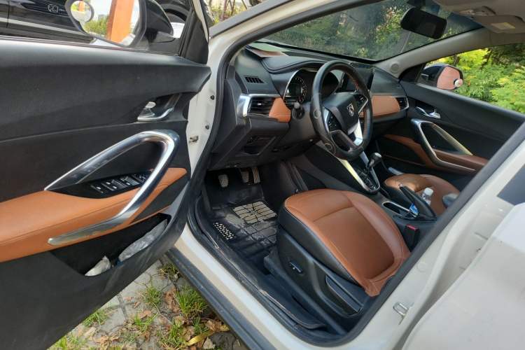 Used Baojun 510 2017 1.5L Manual Luxury Model Driver Seat