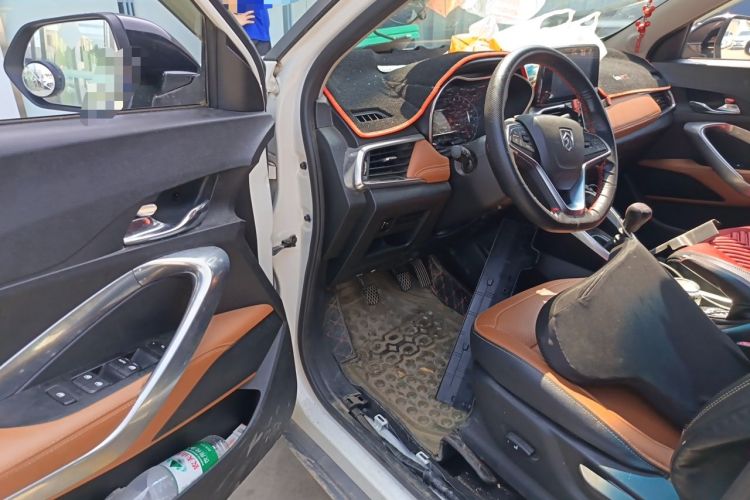 Used Baojun 510 2017 1.5L Manual Luxury Model Driver Seat