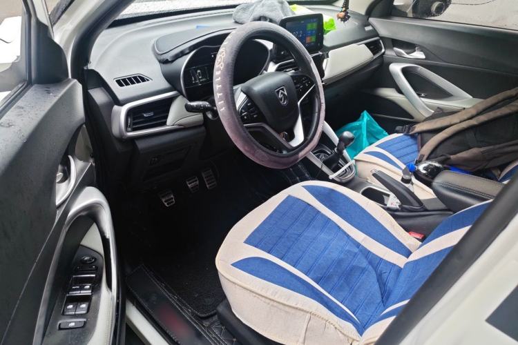 Used Baojun 510 2017 1.5L Manual Fashion Model Driver Seat