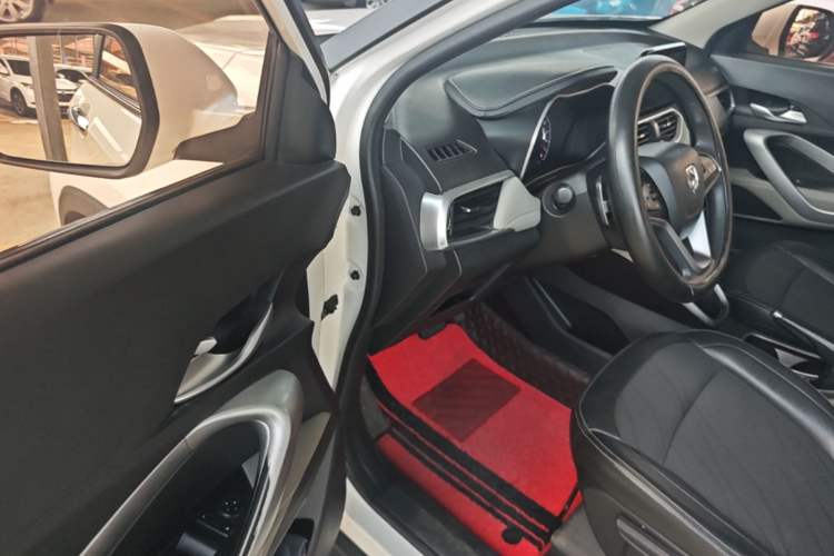Used Baojun 510 2017 1.5L Automatic Fashion Model Driver Seat