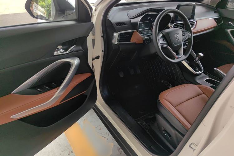 Used Baojun 510 2017 1.5L Manual Luxury Model Driver Seat