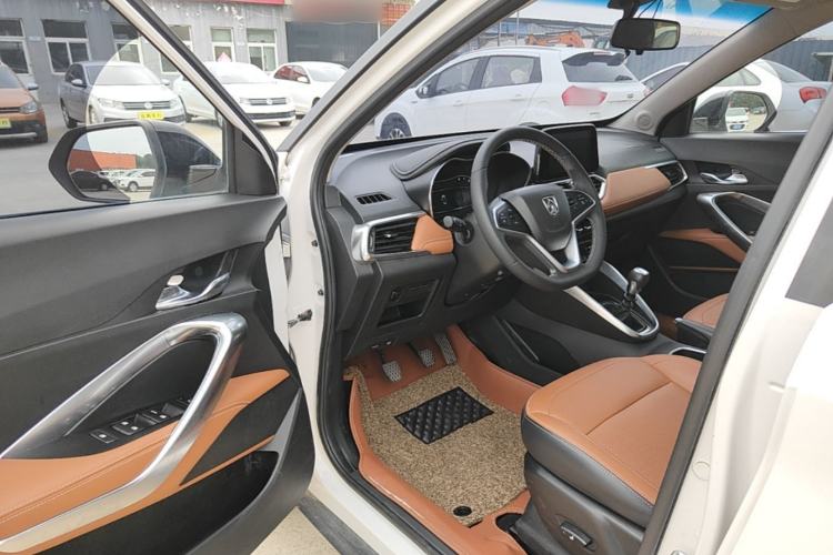 Used Baojun 510 2017 1.5L Manual Luxury Model Driver Seat